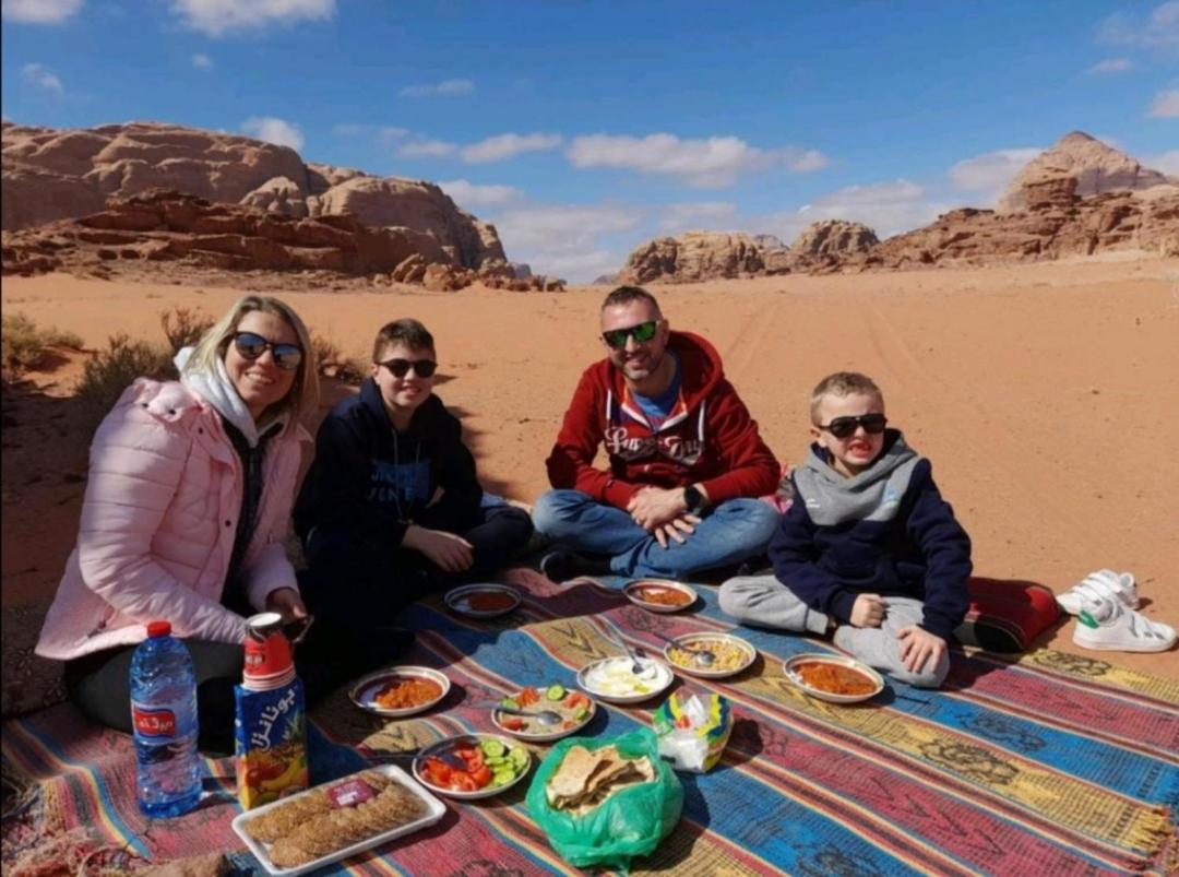 Wadi Rum Local Guide Camp מראה חיצוני תמונה