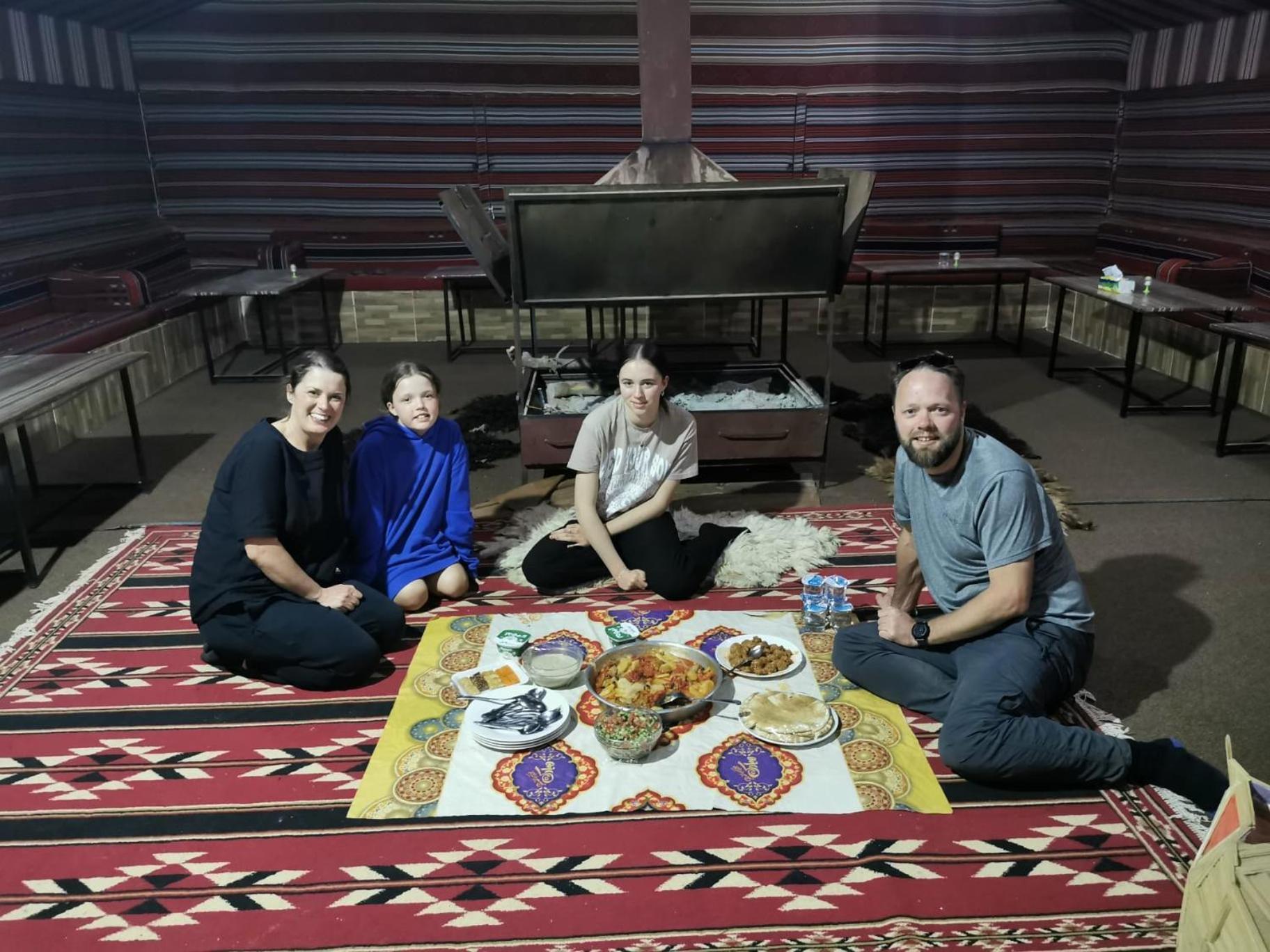 Wadi Rum Local Guide Camp מראה חיצוני תמונה